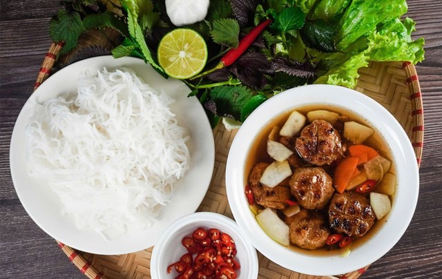 Bún Chả Nhà Ngoại - 68 Nguyễn Nhân Thiếp