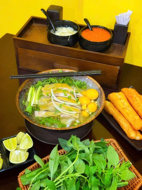 Phở Thu Hà Nội - Cơm Gà & Bún Chả