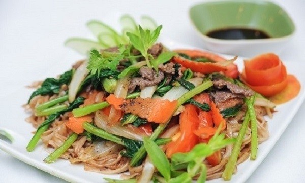 Tiệm Nhà Gold - Bánh Hỏi Thịt Nướng, Nui Xào & Bò Kho Bánh Mì