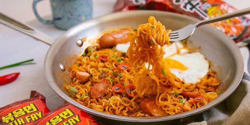 Tiệm Trà, Ăn Vặt & Mì Trộn Nhà Biiu