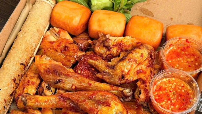 QUAY NƯỚNG A KHIÊM - Gà Quay Cơm Lam, Bánh Bao & Vịt Quay Lạng Sơn