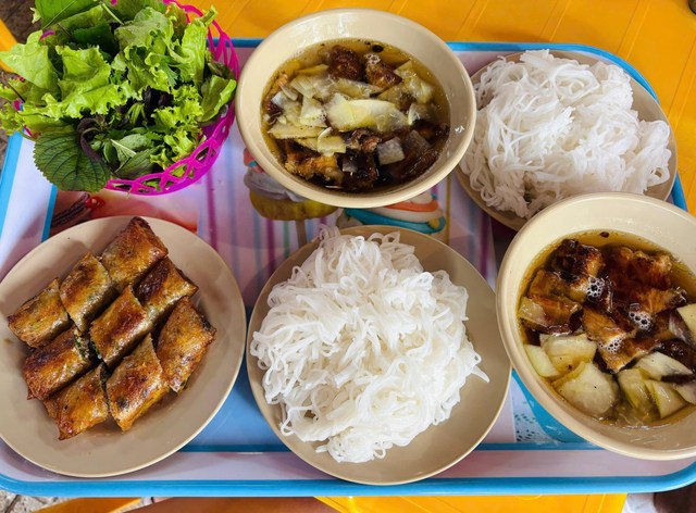 Bún Chả Sếu - 6 Hoàng Ngân
