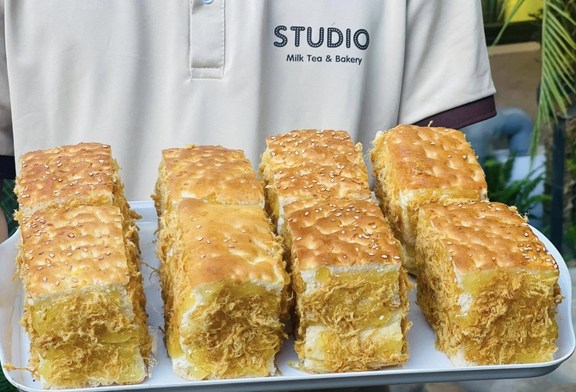 Studio - Bánh Mì & Trà Sữa - 649 Quang Trung