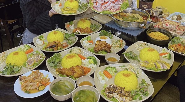Cơm Gà Hội An - 28 Hạc Thành