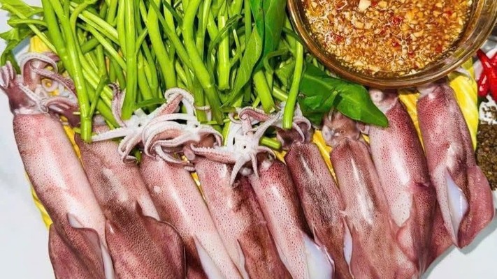 Ăn Vặt LyLy Trúc - Sứa Mắm Nhĩ, Mực Cuốn Rau Muống & Chân Gà Sốt Thái