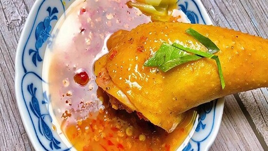 Binfood - Gà Ủ Muối & Mỳ Vằn Thắn - Âu Cơ