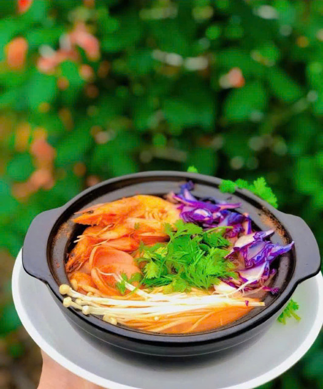 Trinh Bích Trà Sữa - Mì Cay & Coffee - Lê Trọng Tấn