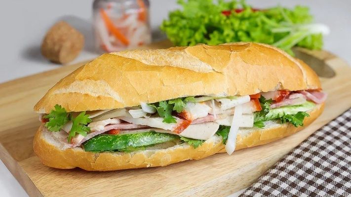 Bánh Mì Sài Gòn Gia Phát - 338B Lạc Trung