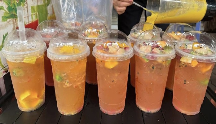 Chị Trang - Sinh Tố, Nước Ép Hoa Quả & Chè Dừa Dầm