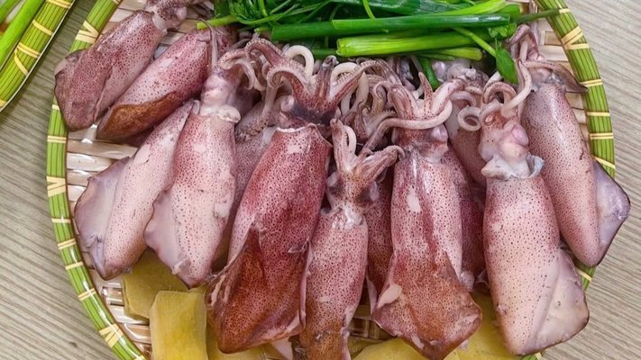 Quán Cánh Đồng Bưng - Lẩu Gà Lá É, Lẩu Mực Lá É & Mực Cuốn Rau Muống