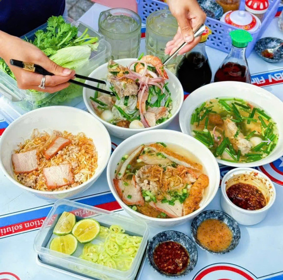 Tuấn Mập - Hủ Tiếu Mực