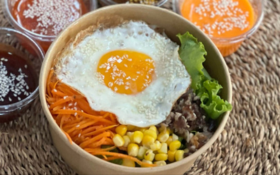 Tiệm Cơm Nhà Trộn - Nguyễn Thái Bình