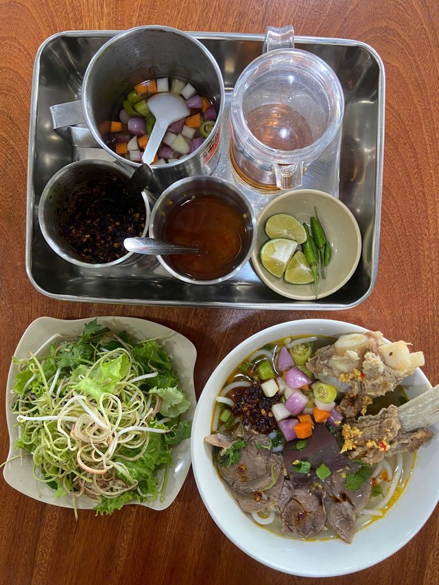 Bún Bò Sài Gòn - 331 Lê Quảng Chí