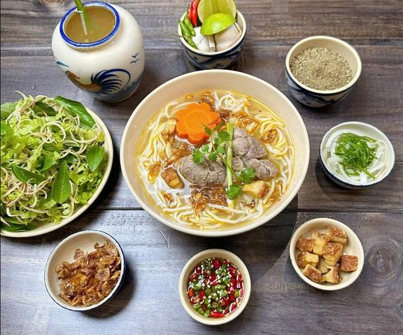 Bún & Bánh Canh Giò Heo Quê Mình