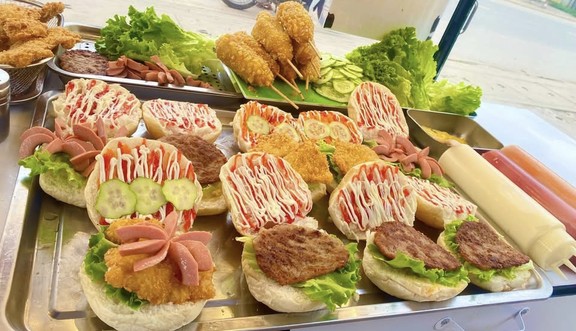 Bánh Mì Hamburger AHY - 904 Lê Lợi