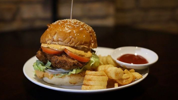The Wagon Wheel - American Comfort Cuisine - Lê Thánh Tôn