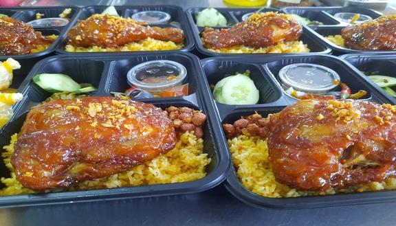 Cơm Gà Út Hiền - Lê Thị Riêng