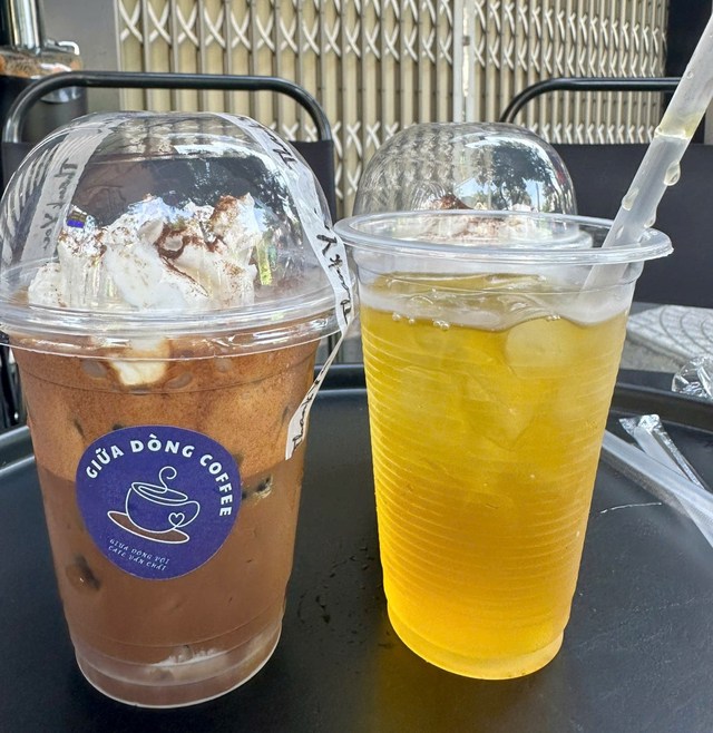 Giữa Dòng Coffee - Cafe Muối Ngon & Bánh Mì Sami