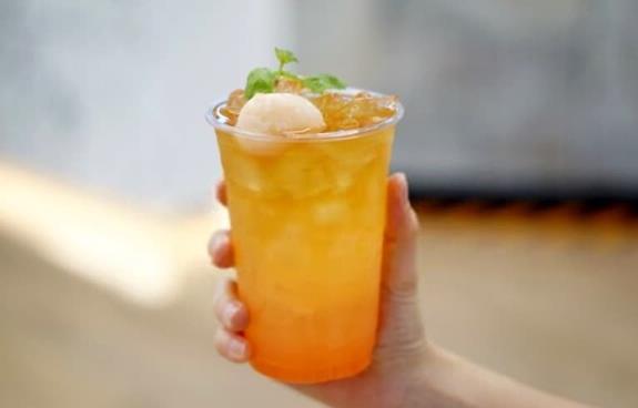 Tiệm Cà Phê Tháng Tám - Quách Điêu