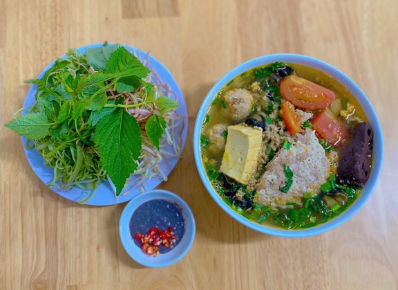 GIA PHÁT - Bún Riêu & Cơm Sườn Cây