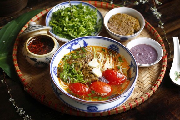 Bún Riêu, Cơm Rang & Phở Bò - 237 Nguyễn Trãi