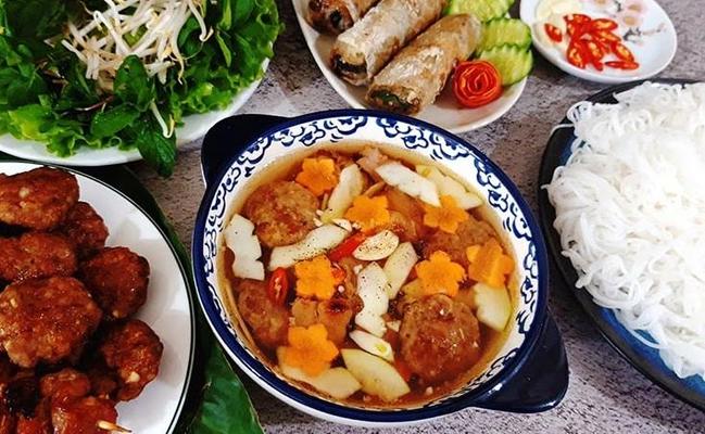 Kiều Quán - Bánh Cuốn Thủ Công & Bún Chả Hà Nội