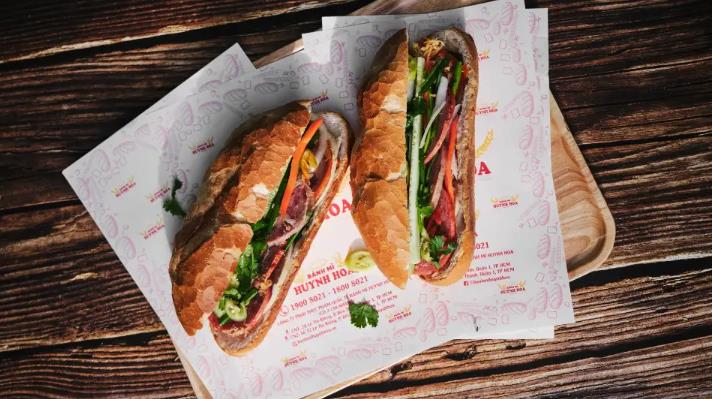 Bánh Mì Huynh Hoa - Phan Xích Long