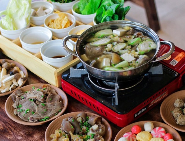 NHẪN HOA Trà Lẩu - Cách Mạng Tháng 8