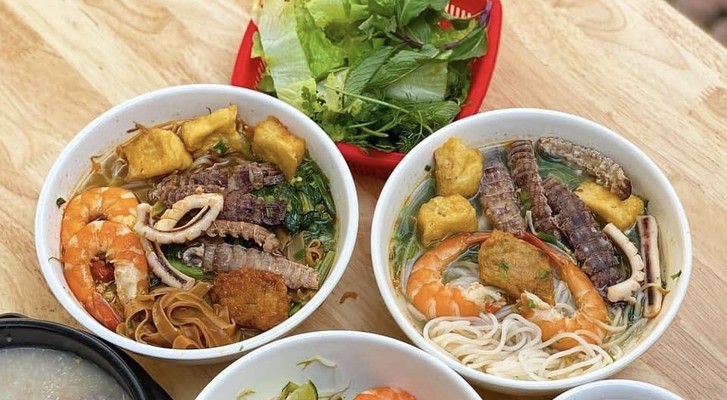 Cháo Trộn - 130 Minh Cầu