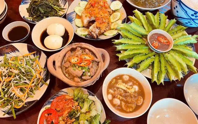 Bếp 355 - Tiệm Cơm Trưa Văn Phòng