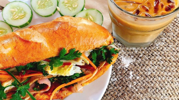 Bánh Mì Ông Toàn - Nhà Bè