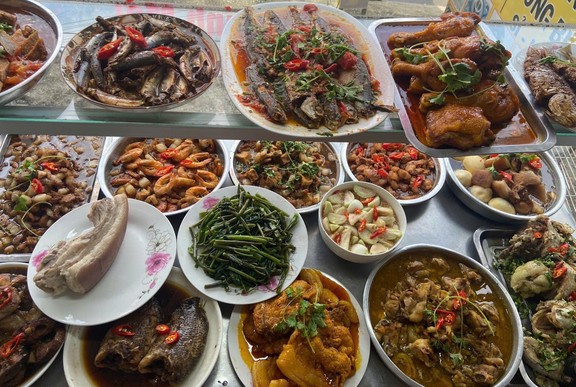 Quán Cơm Bình Dân Long Phát