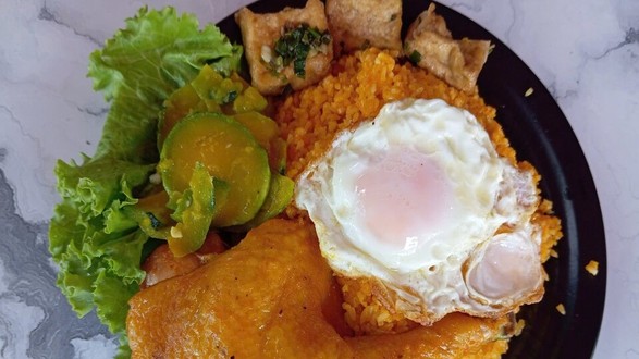 Cơm Gà Xối Mỡ, Cơm Sườn & Phở Trộn - Phương Canh