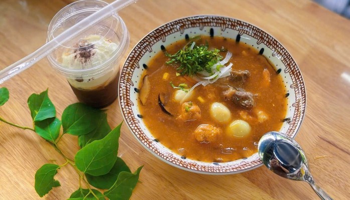 Bánh Canh Huế Đức Trang - 25 Lương Hữu Khánh