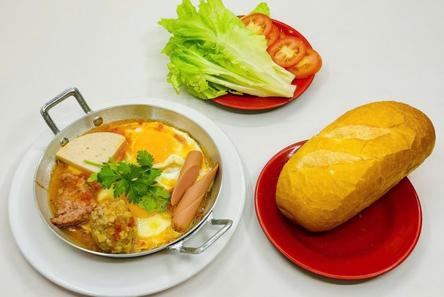 ĂN SÁNG NHA - Bò Bít Tết, Bánh Mì Chao & Bột Chiên