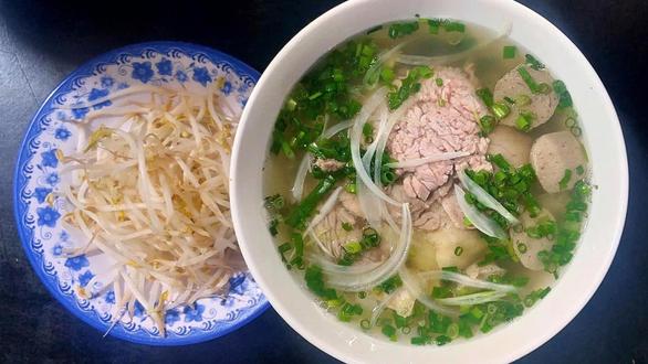 Bếp Đông Đô - Chè & Ăn Vặt Gô By - 320 Lê Quảng Chí