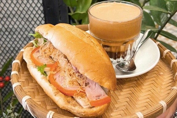 Nhớ Tuyết - Bánh Mì Chả & Cơm Chiên Khô - Phạm Văn Chiêu