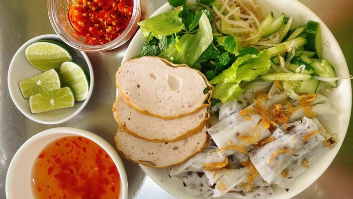 Sen Vàng - Bún Chả Hà Nội & Bánh Cuốn Nóng