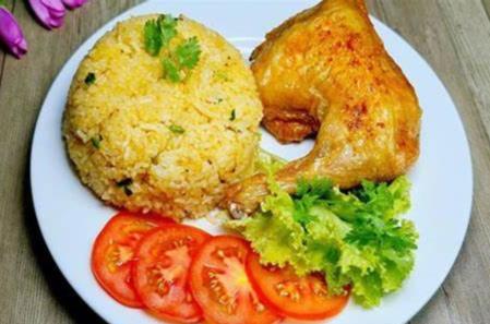 Cơm Chiên Gà Xối Mỡ Bảo Hân - 121 Cách Mạng Tháng Tám