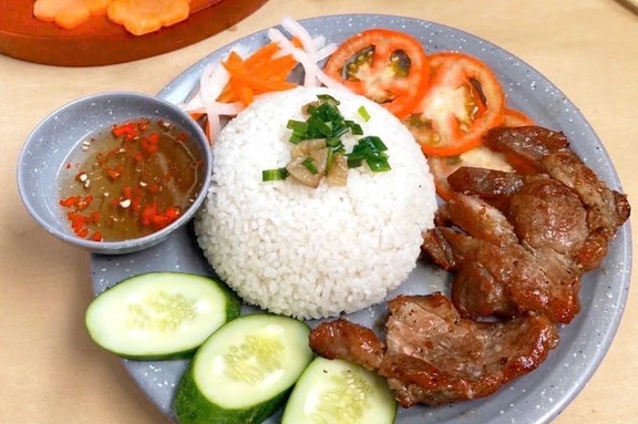 Cơm Tấm Tư Mùi - Nguyễn Hữu Cảnh