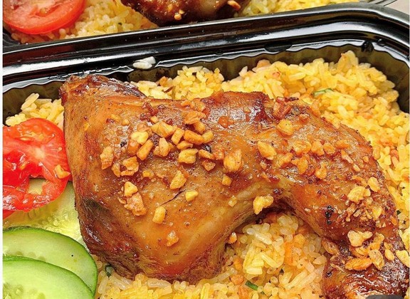 Cơm Gà Xối Mỡ 668 - Ngã Ba Phú Đôn