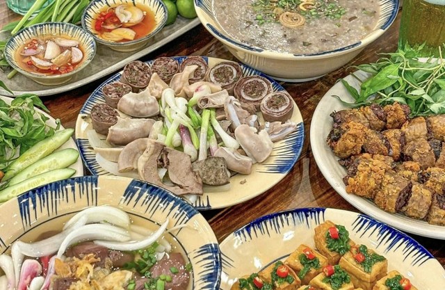 18A Nam Định - Cháo Lòng & Má Heo Nướng Thủ Dầu Một