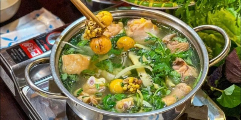 Ngô Quán - Lẩu Gà Lá É Lá Giang, Lòng Xào Nghệ & Bún Gà