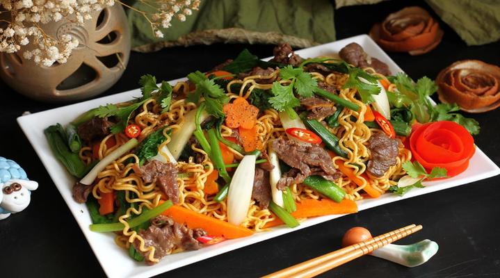 Quán Xào 79 (Anh Già Quán Cũ) - Phở Áp Chảo, Hủ Tiếu Xào & Cơm Trùm Trứng Hải Sản