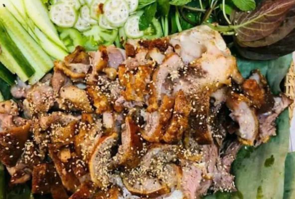 Cơm Gà & Má Heo Nường Giòn Da - Thiên Phúc - Đường 28