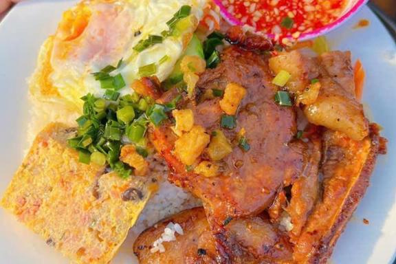 Cơm Tấm & Bún Thịt Nướng Phong Ngọc