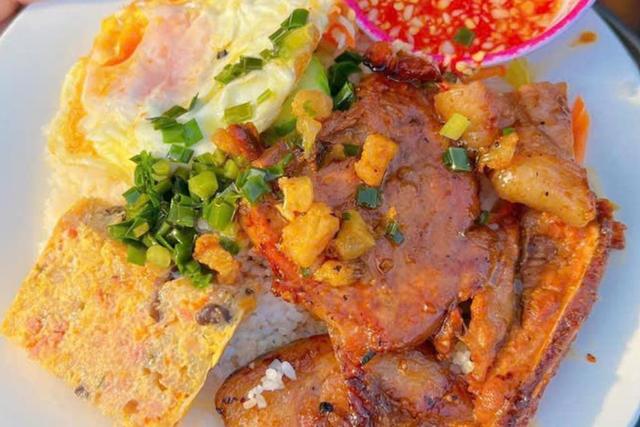 Cơm Tấm & Bún Thịt Nướng Phong Ngọc