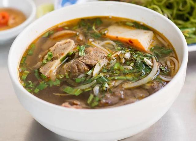 Bún Bò Quê Mạ - Tân Thới Nhất