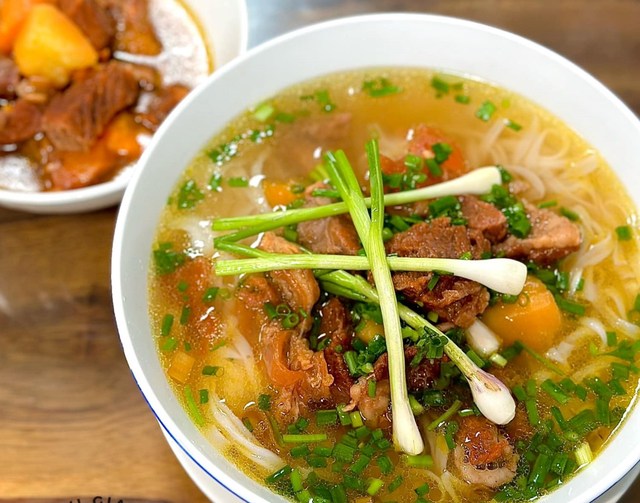 Phở Bò Thành Nam - 61 Vũ Tông Phan