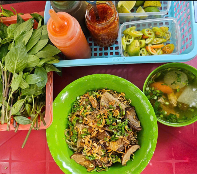 Phở Chay Dì Tư - Bà Huyện Thanh Quan